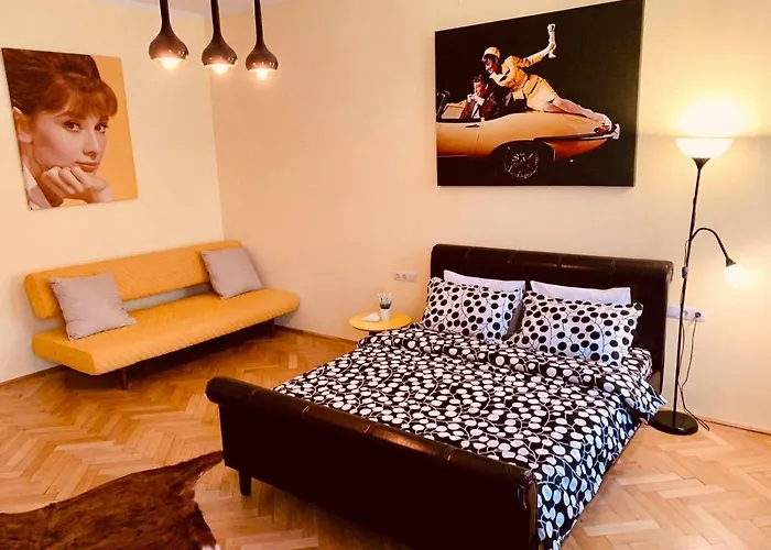 Cinematheque Ultracentral Apartment